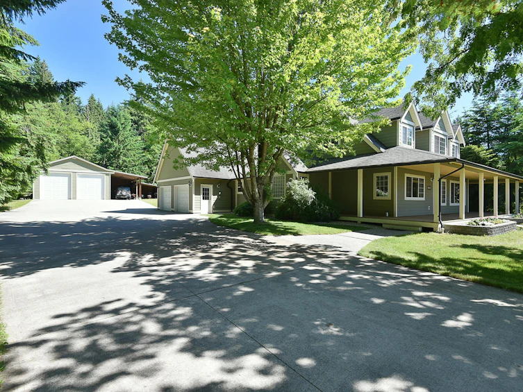 1000 Cemetery Road, Gibsons, BC, V0N 1V7