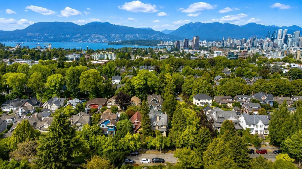 1903 W 14th Avenue, Vancouver, BC, V6J 2K1 - 4