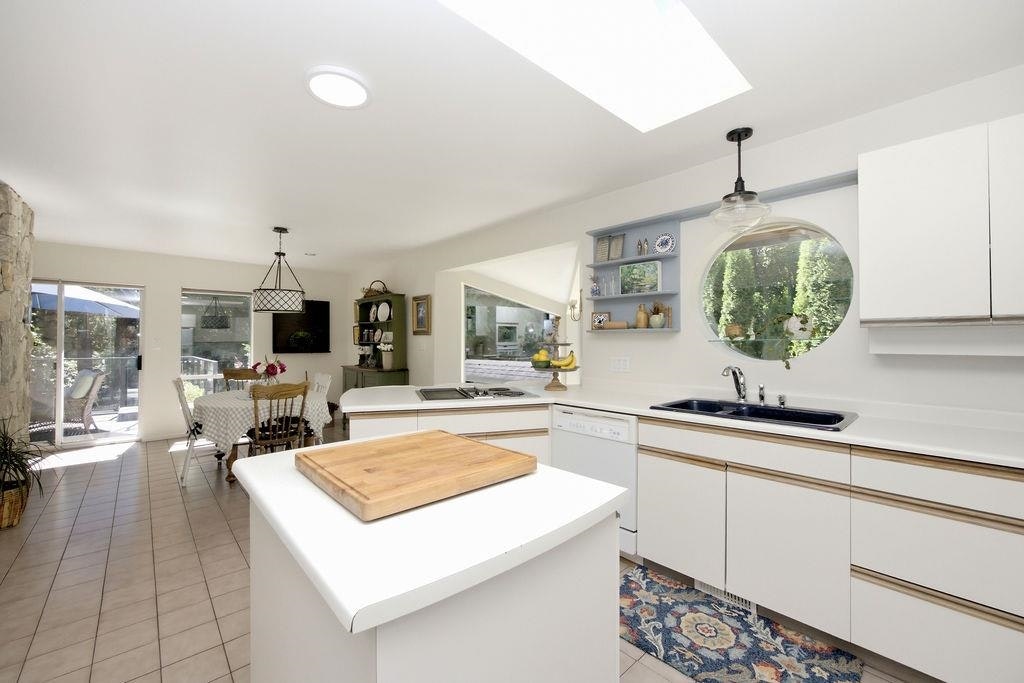7321 Redrooffs Road, Halfmoon Bay, BC, V7Z 0T3 - 9