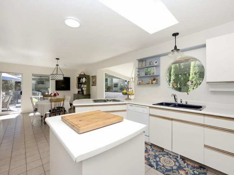 7321 Redrooffs Road, Halfmoon Bay, BC, V7Z 0T3 - 9
