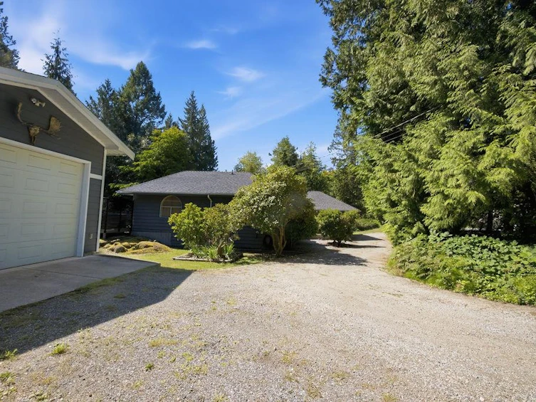 7321 Redrooffs Road, Halfmoon Bay, BC, V7Z 0T3 - 37