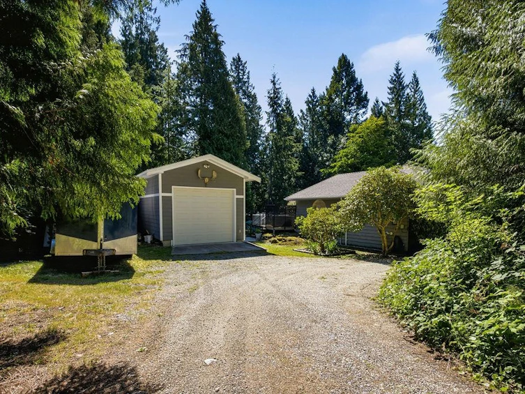 7321 Redrooffs Road, Halfmoon Bay, BC, V7Z 0T3 - 36