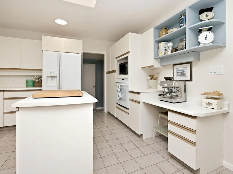 7321 Redrooffs Road, Halfmoon Bay, BC, V7Z 0T3 - 11