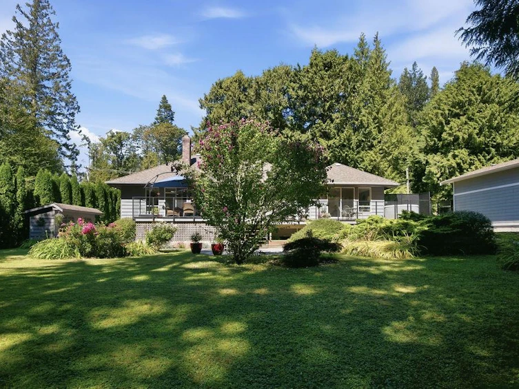 7321 Redrooffs Road, Halfmoon Bay, BC, V7Z 0T3