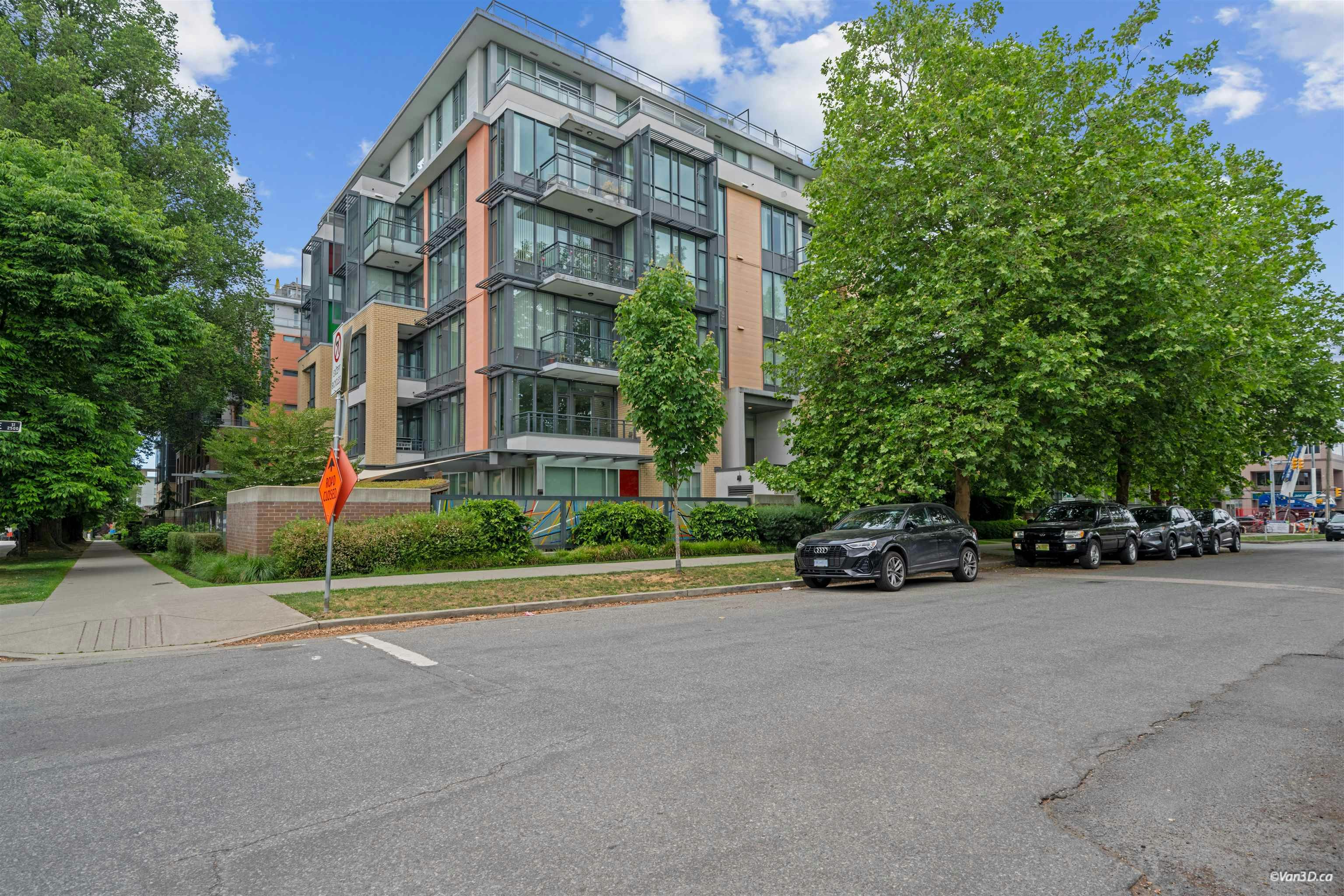704-2565 Maple Street - 2