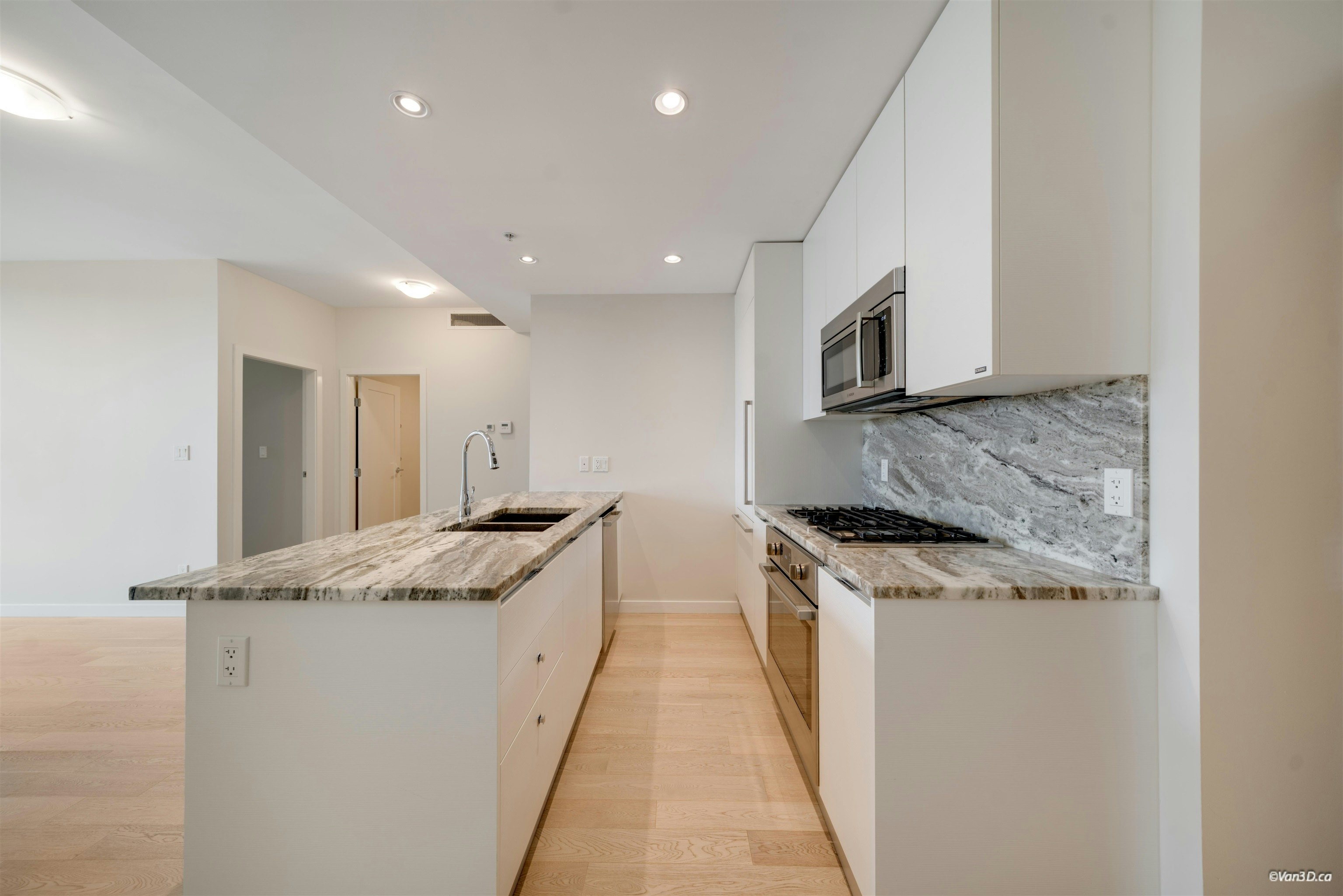 704-2565 Maple Street, Vancouver, BC, V7J 0C8 - 8