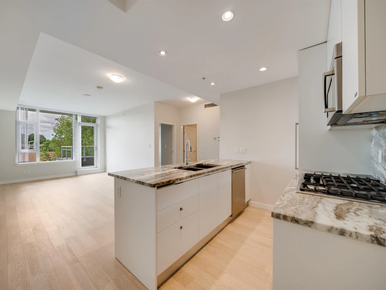 704-2565 Maple Street, Vancouver, BC, V7J 0C8 - 6