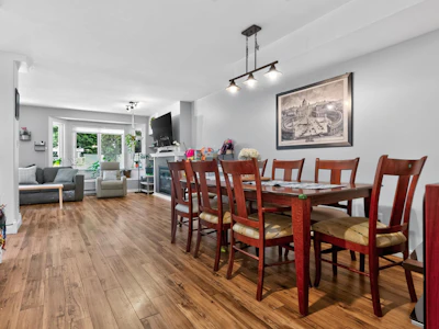 10-11950 232 Street - 4