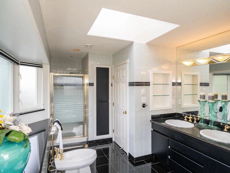 4255 W 15th Avenue, Vancouver, BC, V6R 3A7 - 22