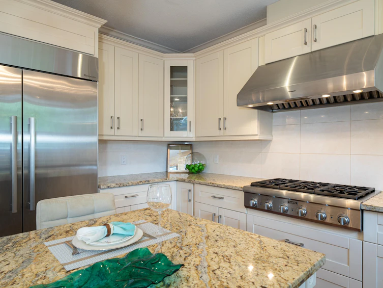 4255 W 15th Avenue, Vancouver, BC, V6R 3A7 - 15