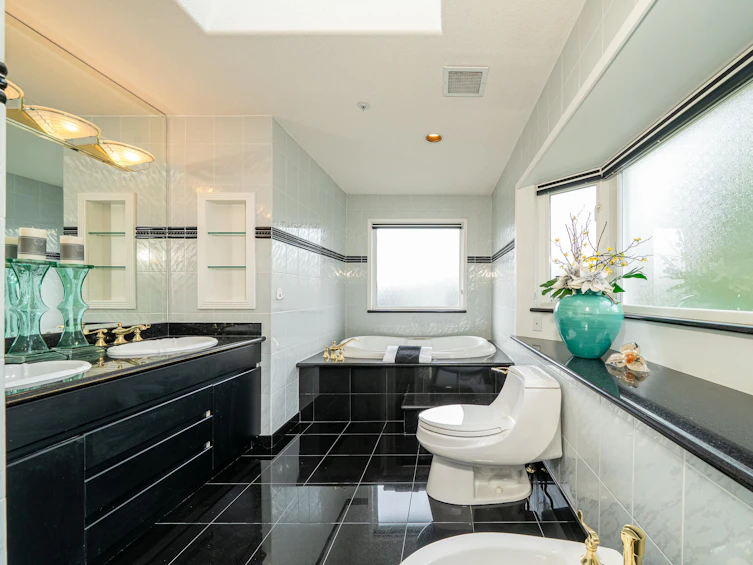 4255 W 15th Avenue, Vancouver, BC, V6R 3A7 - 21