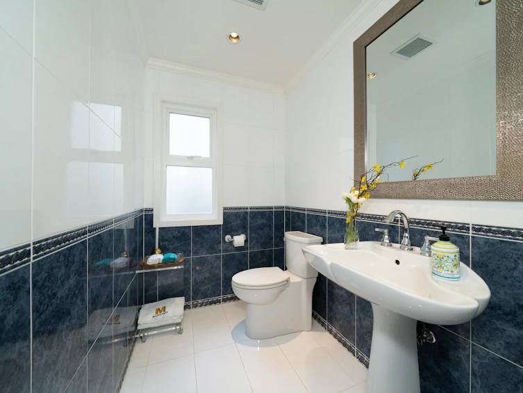 4255 W 15th Avenue, Vancouver, BC, V6R 3A7 - 17