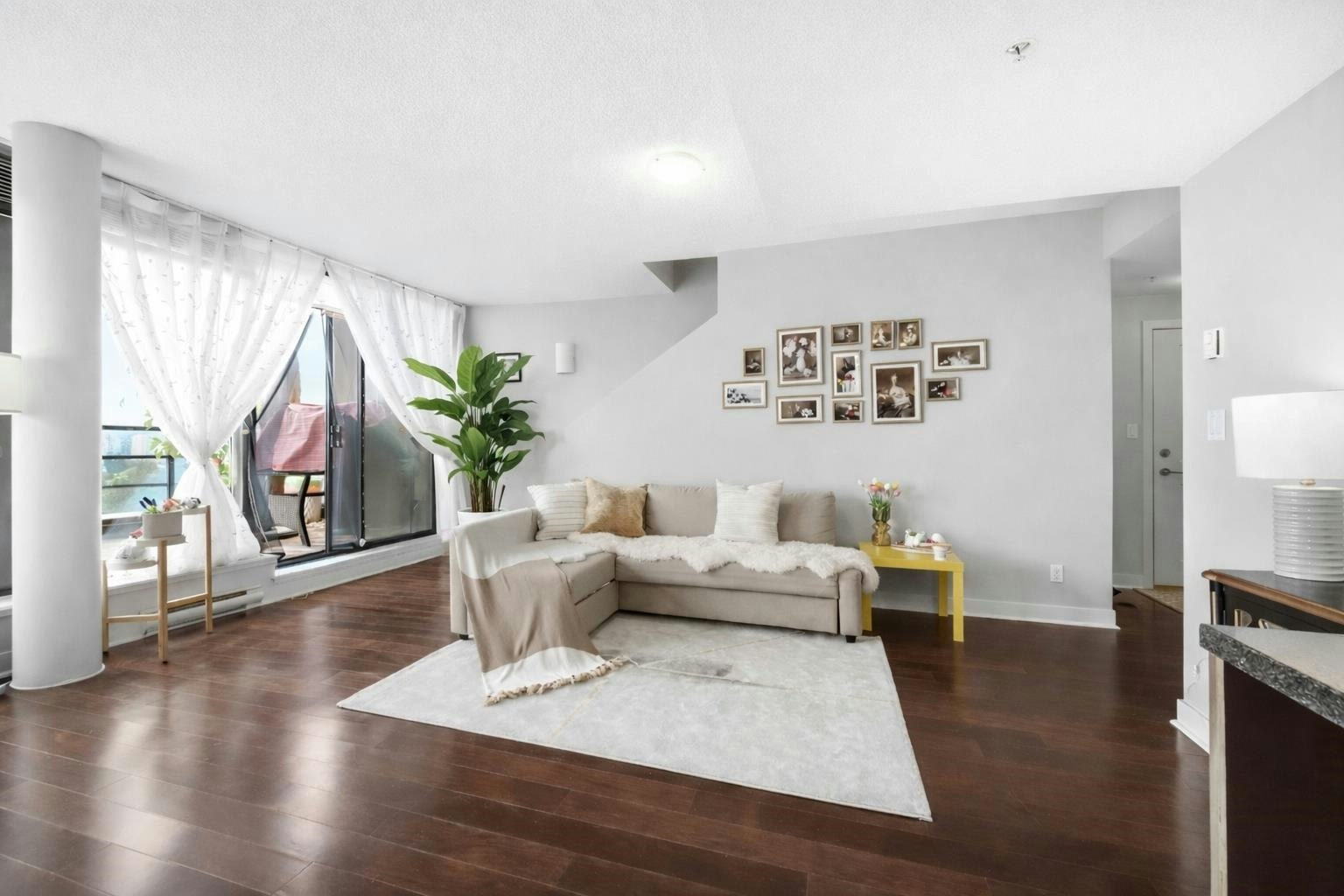 1805-6333 Katsura Street - 4