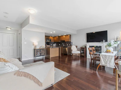 1805-6333 Katsura Street - 3