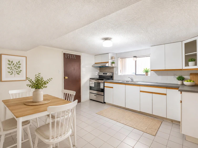 2576 Parker Street, Vancouver, BC, V5K 2T3 - 19