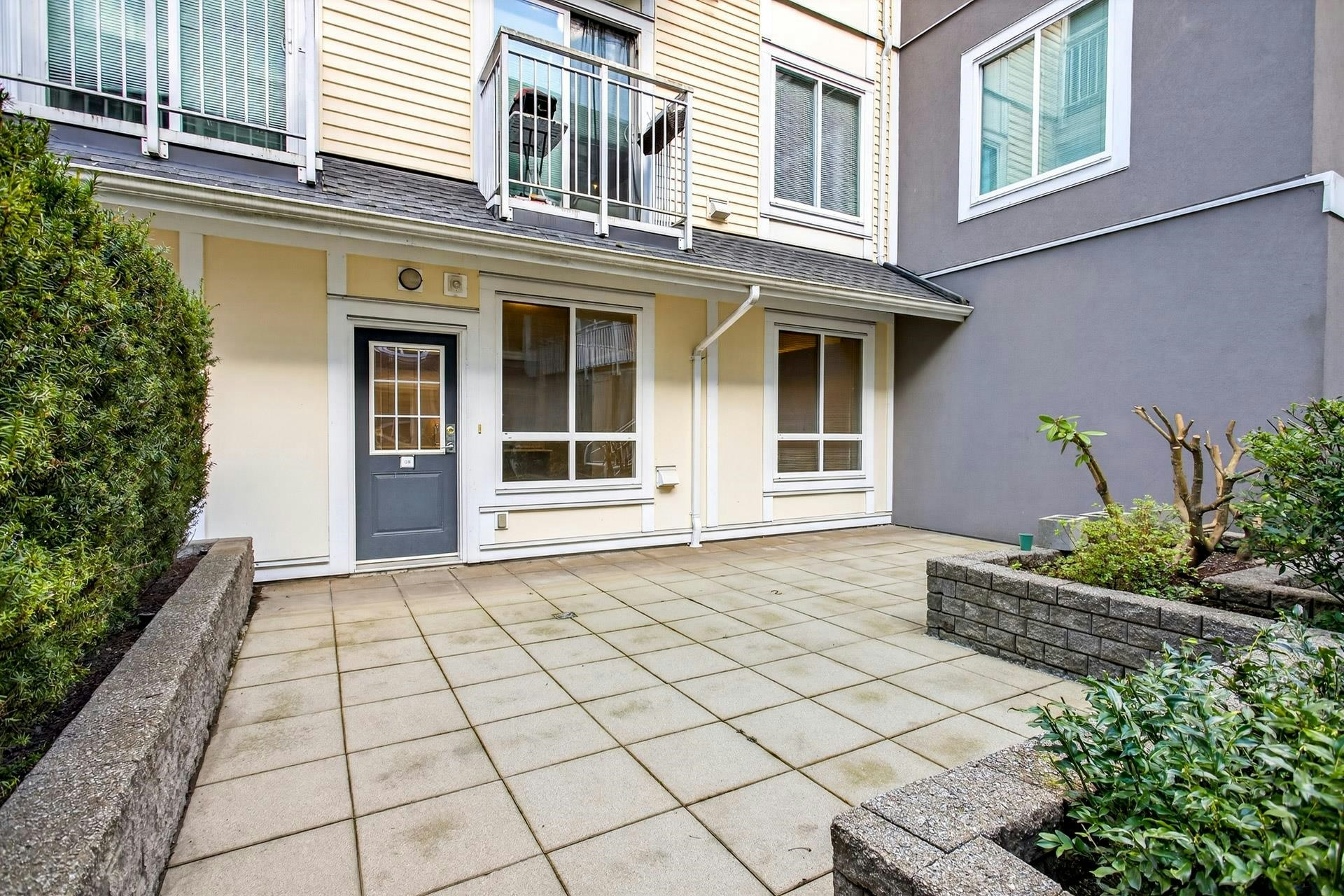 8-6965 Hastings Street - 4