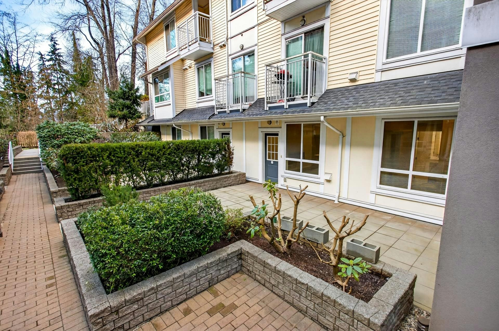 8-6965 Hastings Street - 3