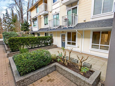8-6965 Hastings Street - 3