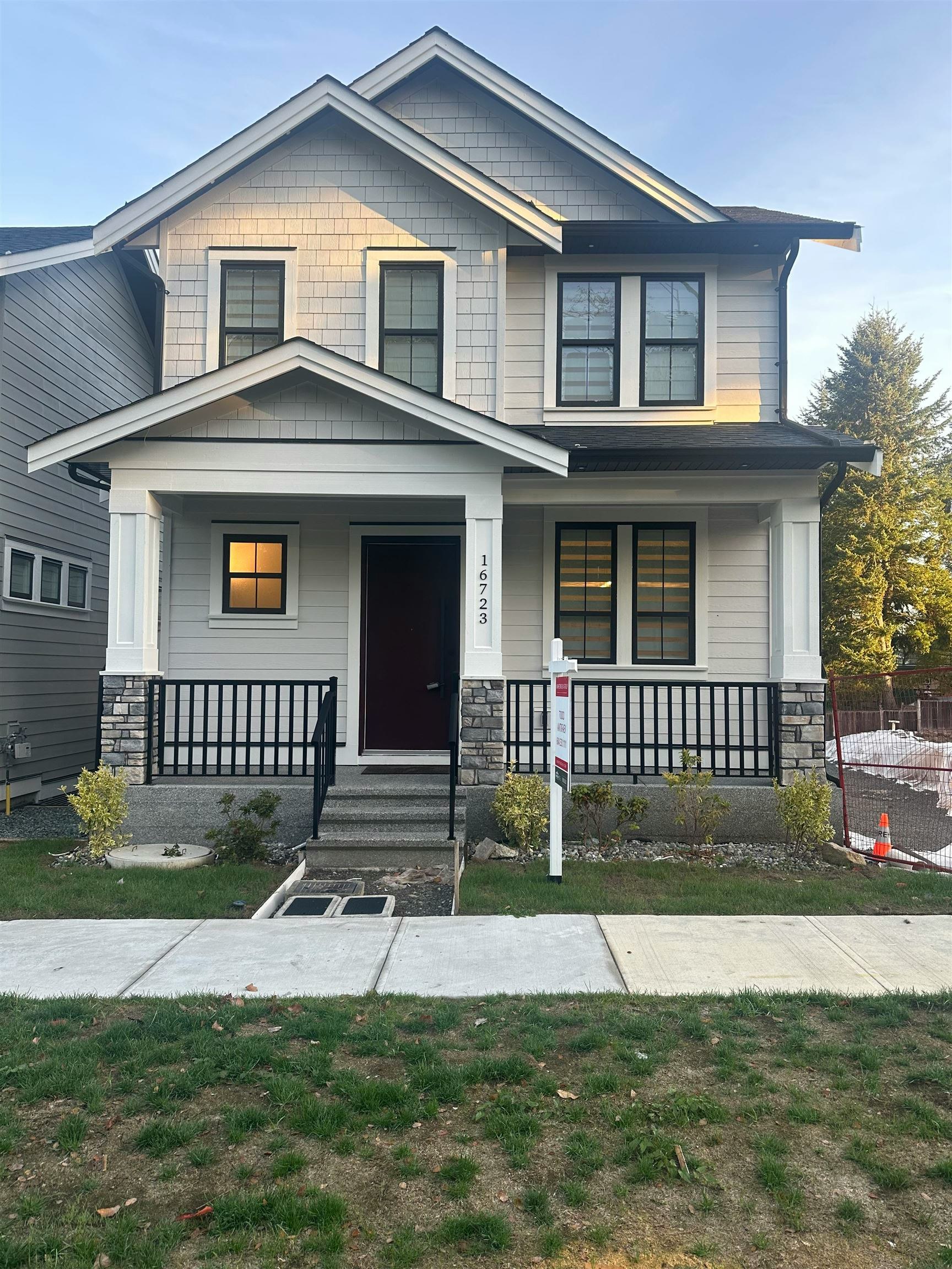 16723 25a Avenue, Surrey, BC, V3Z 0B1
