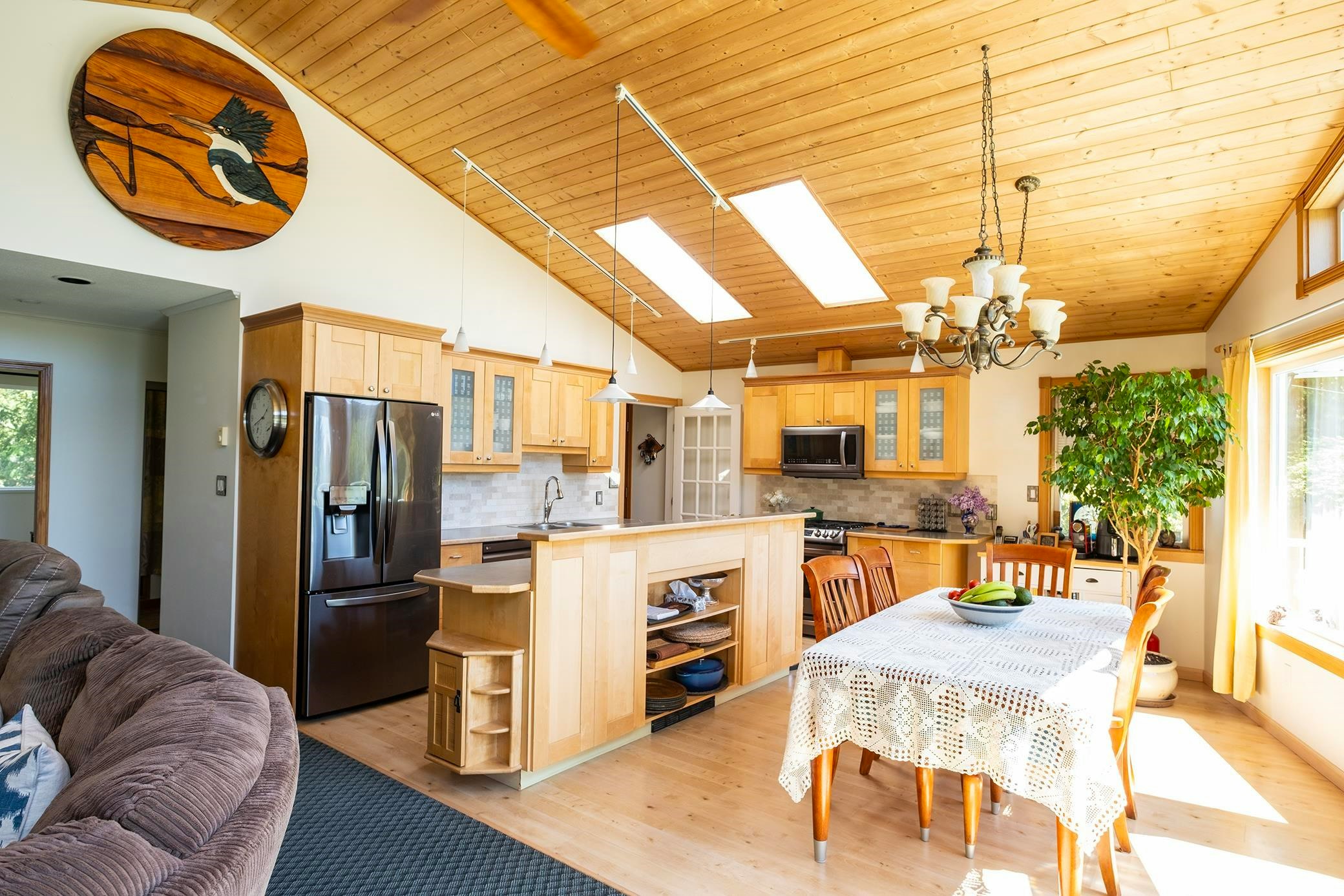 2556 Lower Road - 2