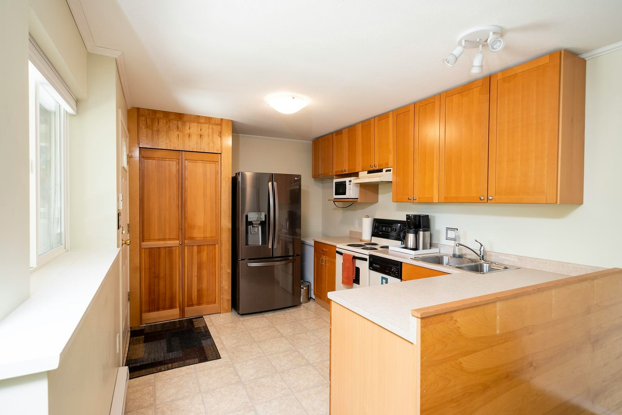 2556 Lower Road, Roberts Creek, BC, V0N 2W4 - 19