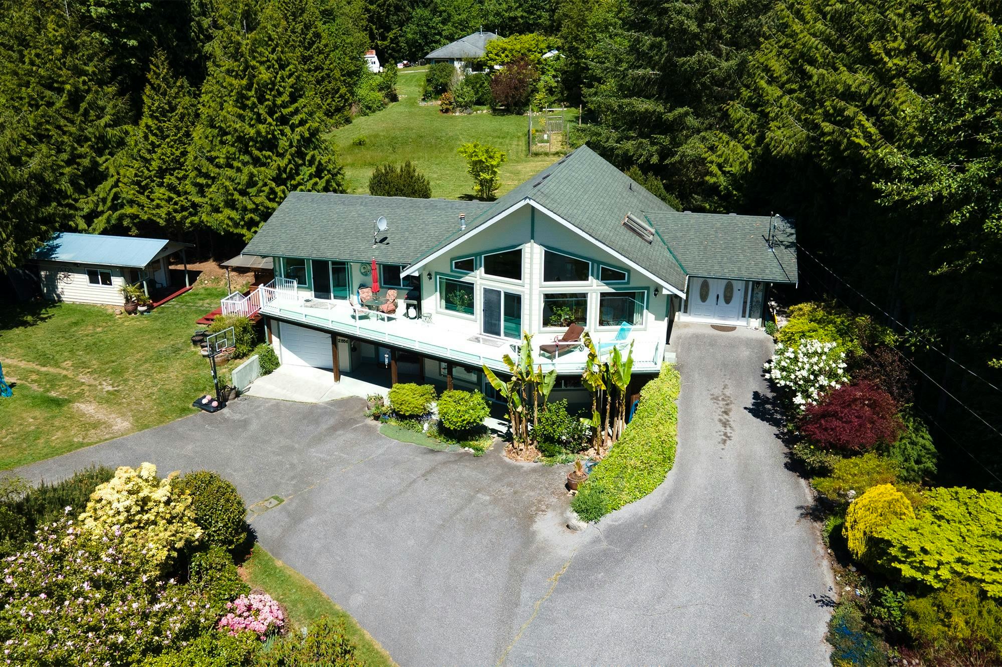 2556 Lower Road, Roberts Creek, BC, V0N 2W4 - 37