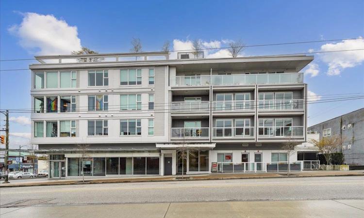 203-2508 Fraser Street