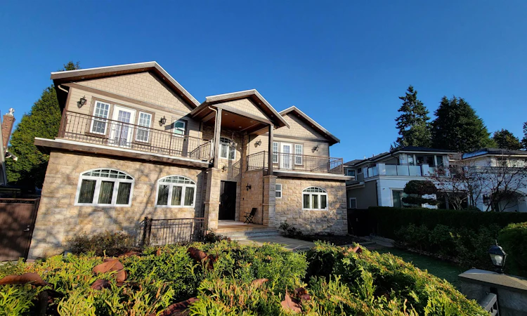 729 W 47th Avenue
