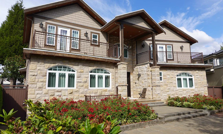 729 W 47th Avenue