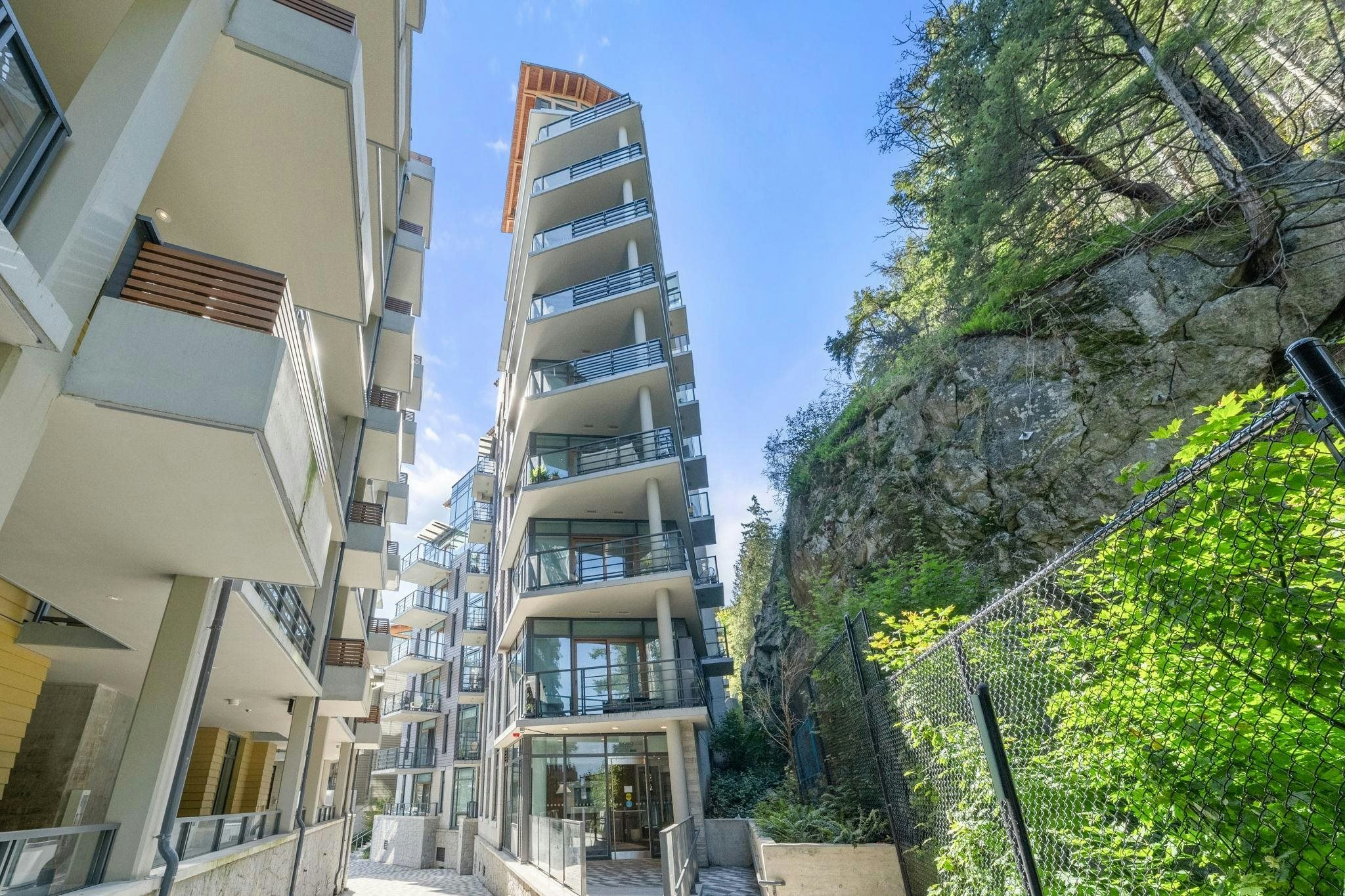 404-6699 Nelson Avenue, West Vancouver, BC, V7W 2B2