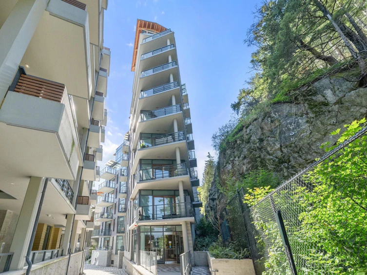 404-6699 Nelson Avenue, West Vancouver, BC, V7W 2B2