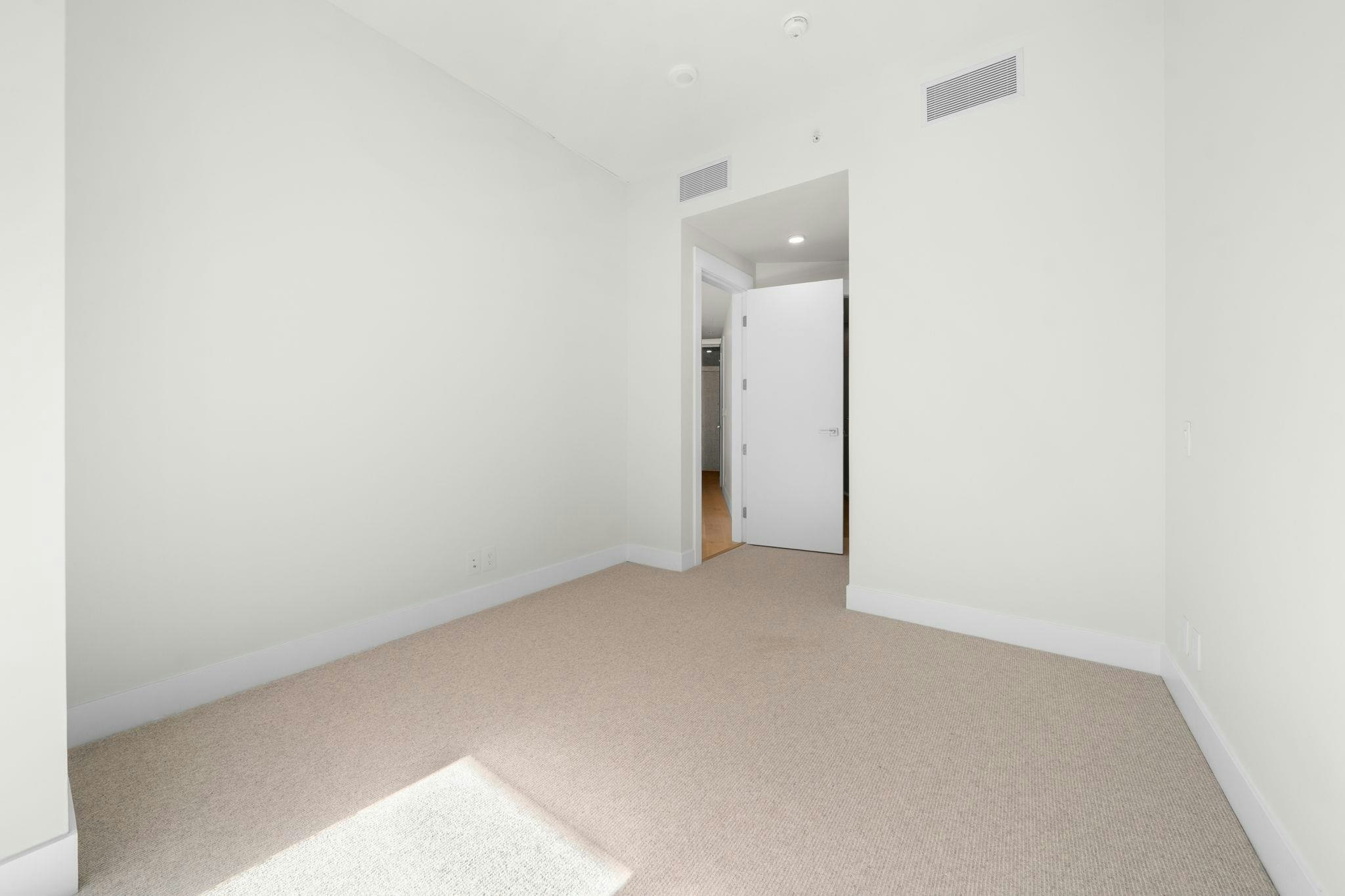 404-6699 Nelson Avenue, West Vancouver, BC, V7W 2B2 - 9