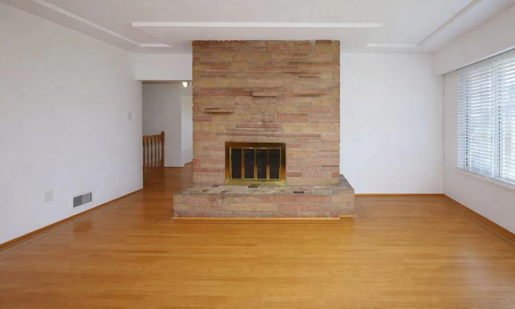 1563 E 59th Avenue