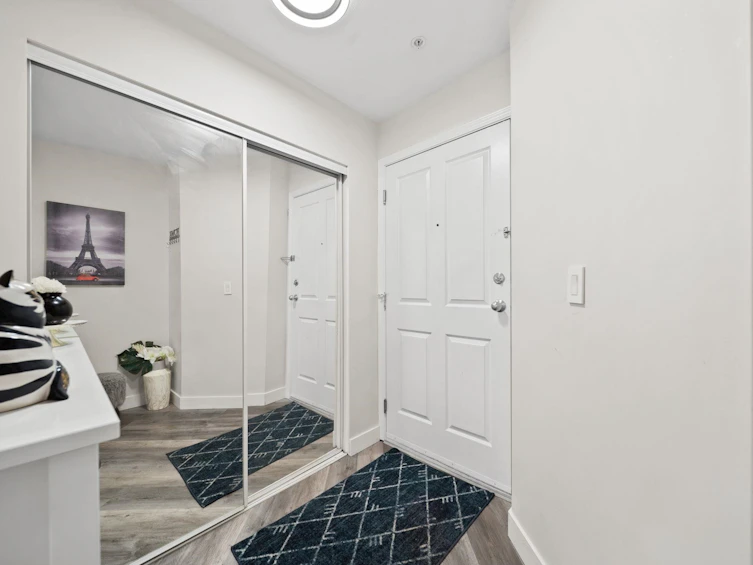 404-10186 155 Street, Surrey, BC, V3R 0R6 - 11