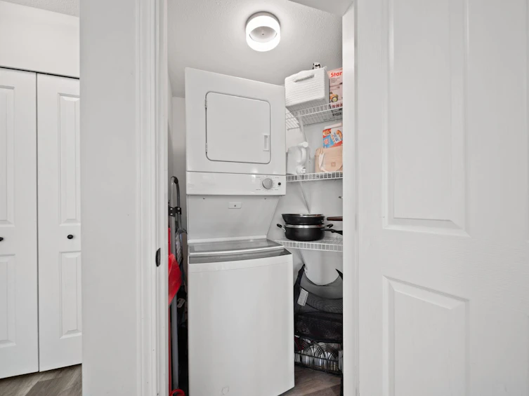 404-10186 155 Street, Surrey, BC, V3R 0R6 - 24