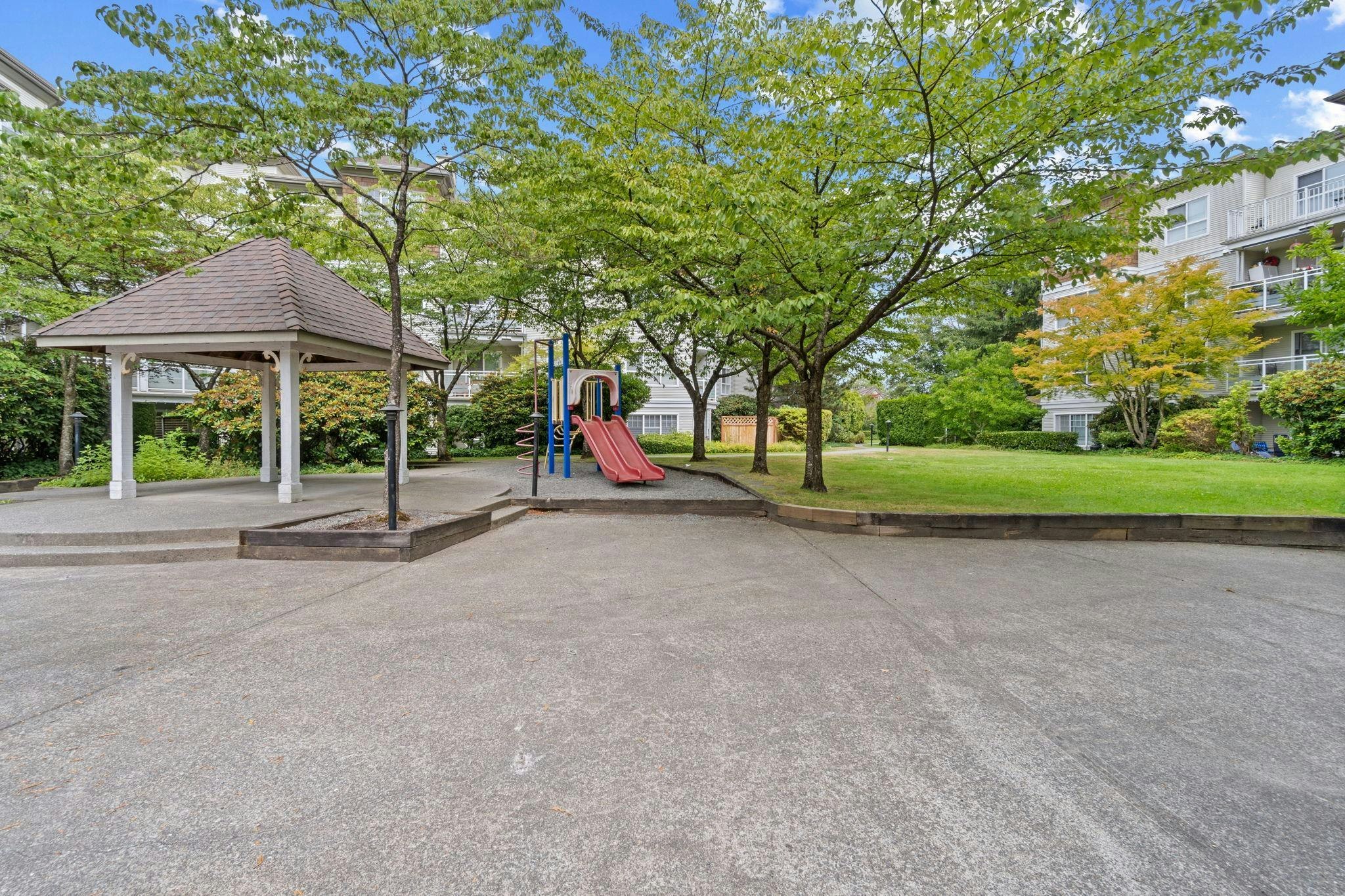 404-10186 155 Street, Surrey, BC, V3R 0R6 - 26