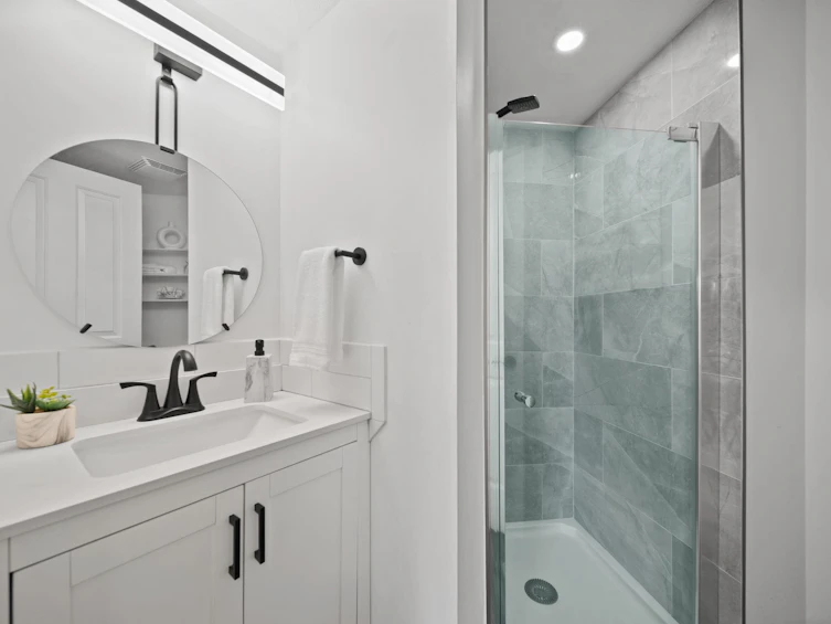 404-10186 155 Street, Surrey, BC, V3R 0R6 - 23