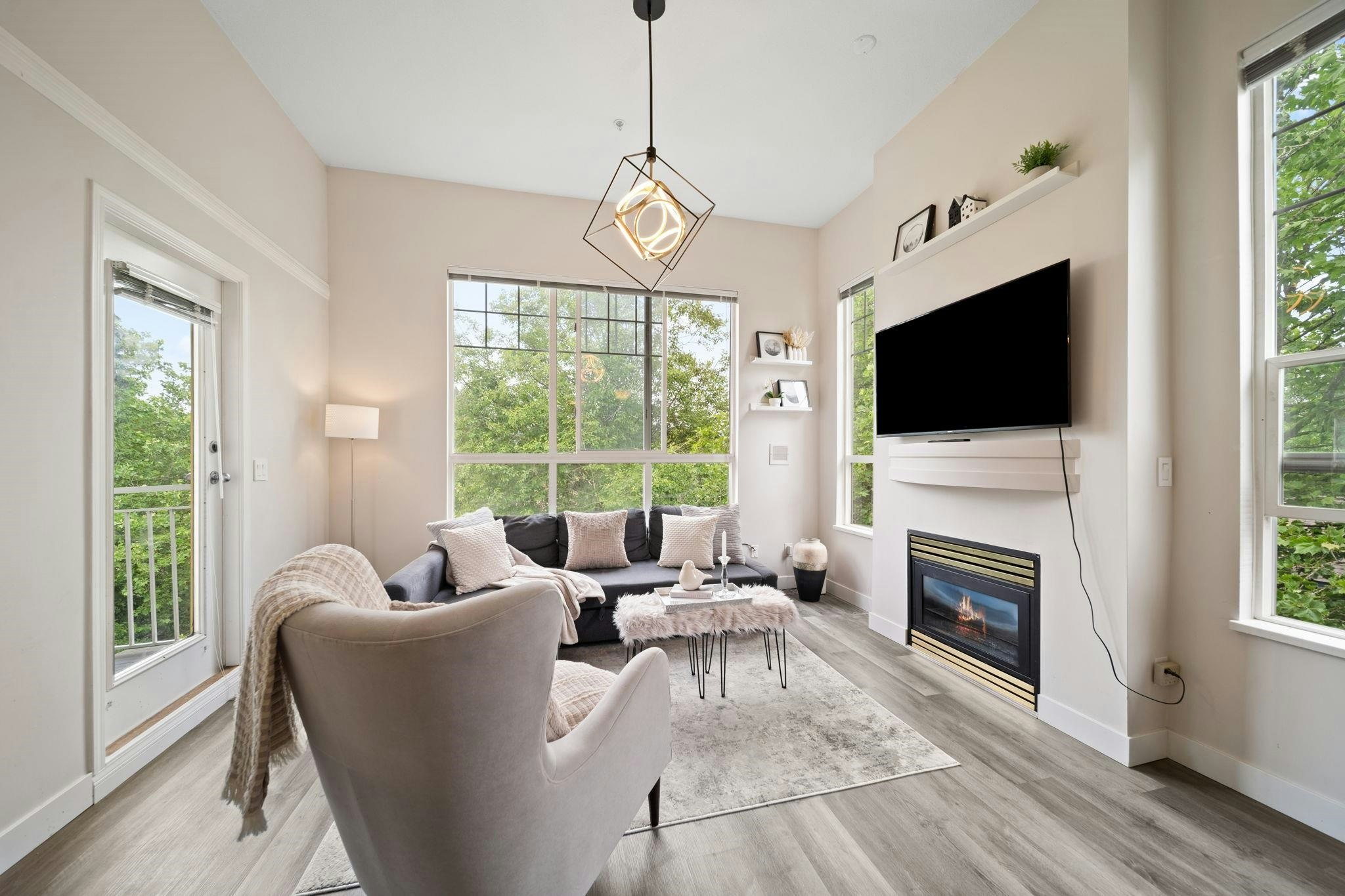 404-10186 155 Street, Surrey, BC, V3R 0R6 - 3