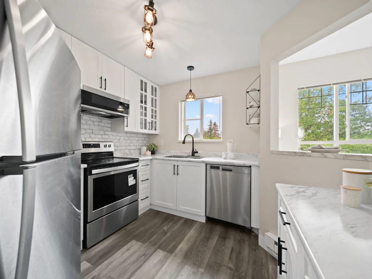 404-10186 155 Street, Surrey, BC, V3R 0R6 - 12