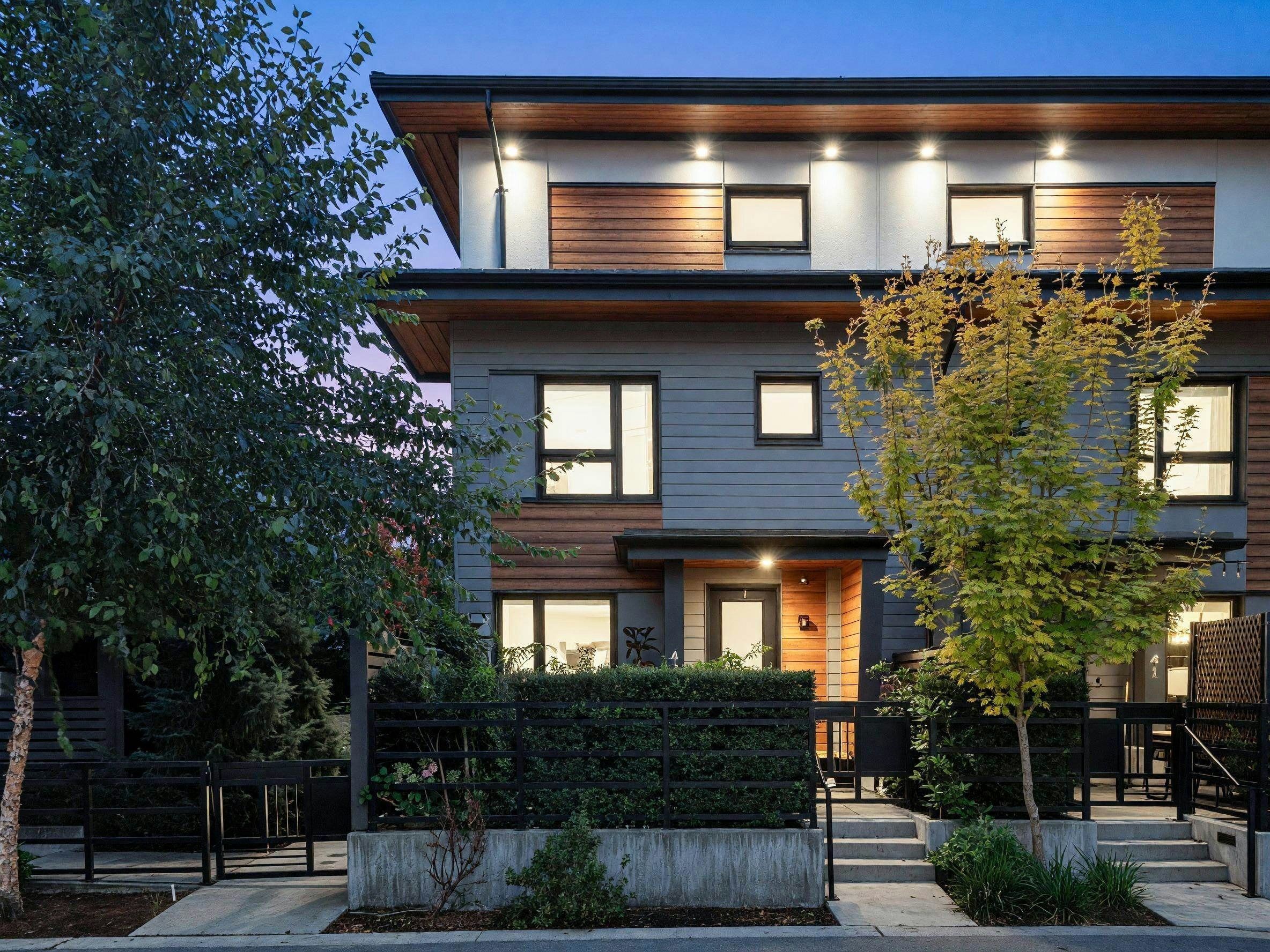 42-528 E 2nd Street, North Vancouver, BC, V7L 0G8