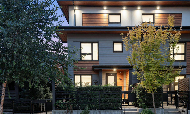 42-528 E 2nd Street