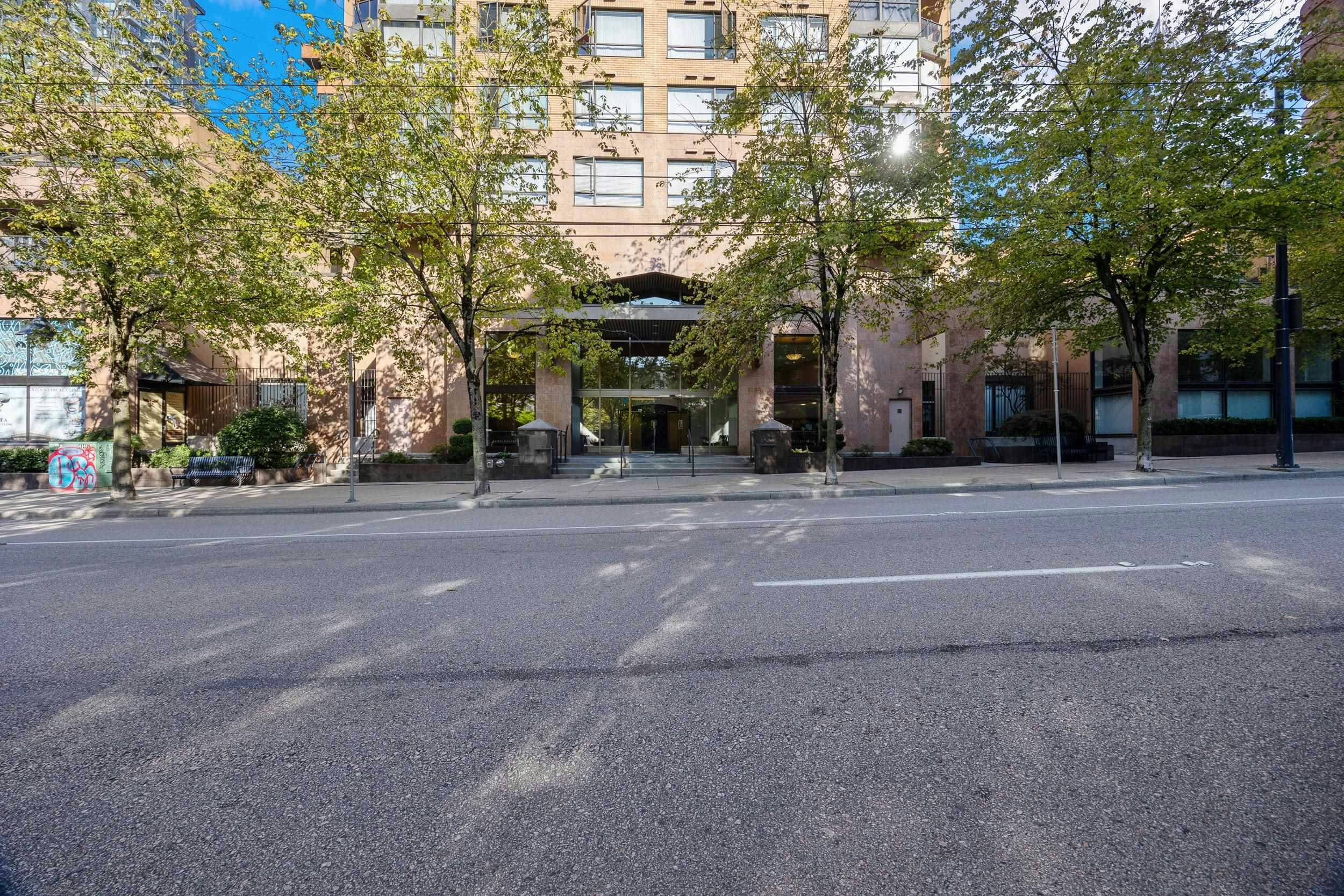 907-1189 Howe Street - 4