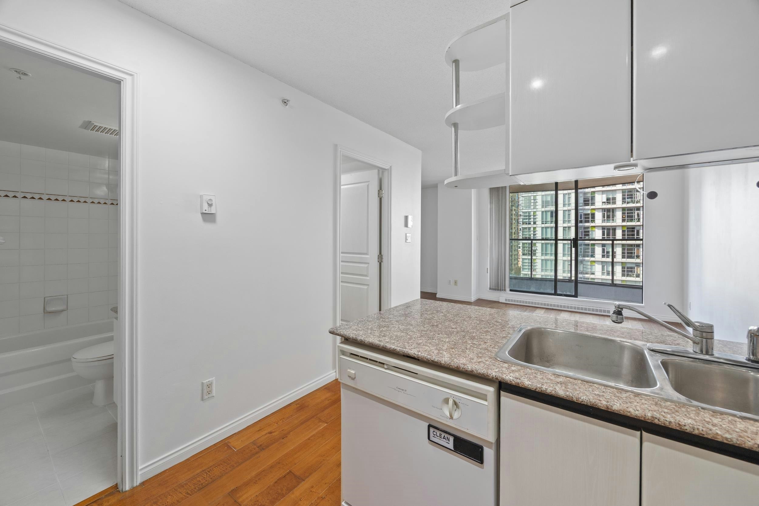 907-1189 Howe Street, Vancouver, BC, V6Z 2X4 - 18