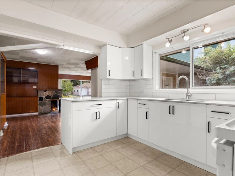 9647 Windsor Street, Chilliwack, BC, V2P 6C3 - 9