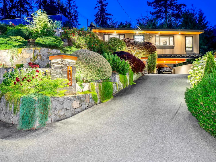 4125 Burkehill Place, West Vancouver, BC, V7V 3M8 - 40