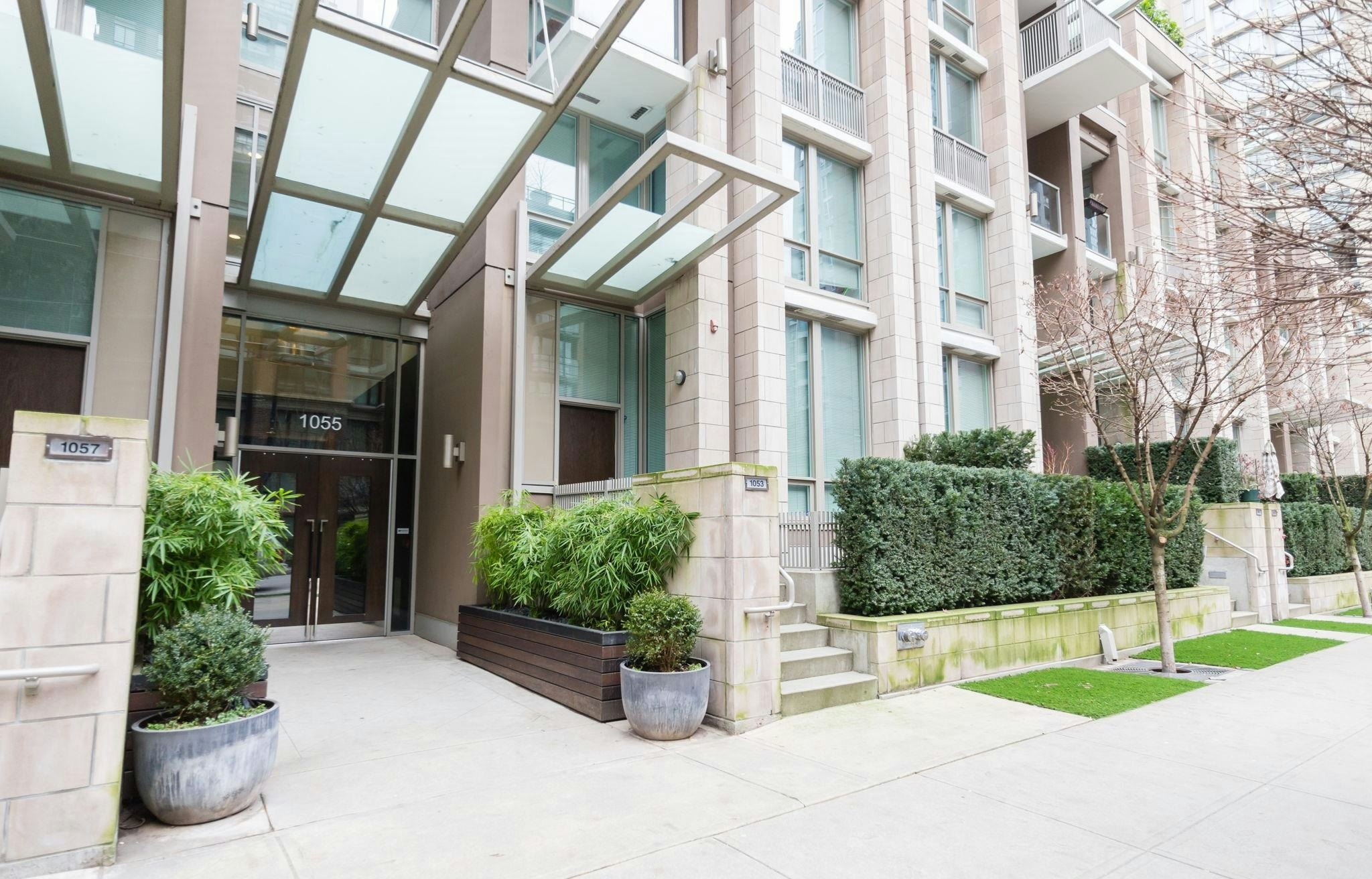 301-1055 Richards Street, Vancouver, BC, V6B 0C2 - 21