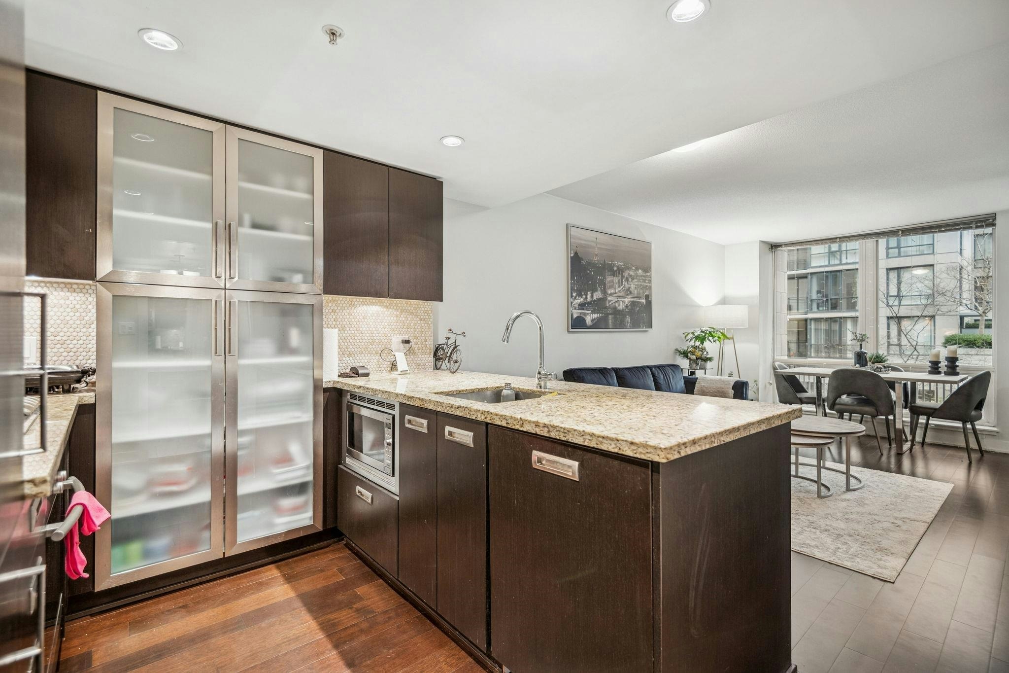 301-1055 Richards Street - 4