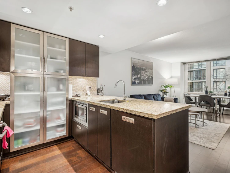 301-1055 Richards Street, Vancouver, BC, V6B 0C2 - 4