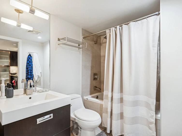 301-1055 Richards Street, Vancouver, BC, V6B 0C2 - 15