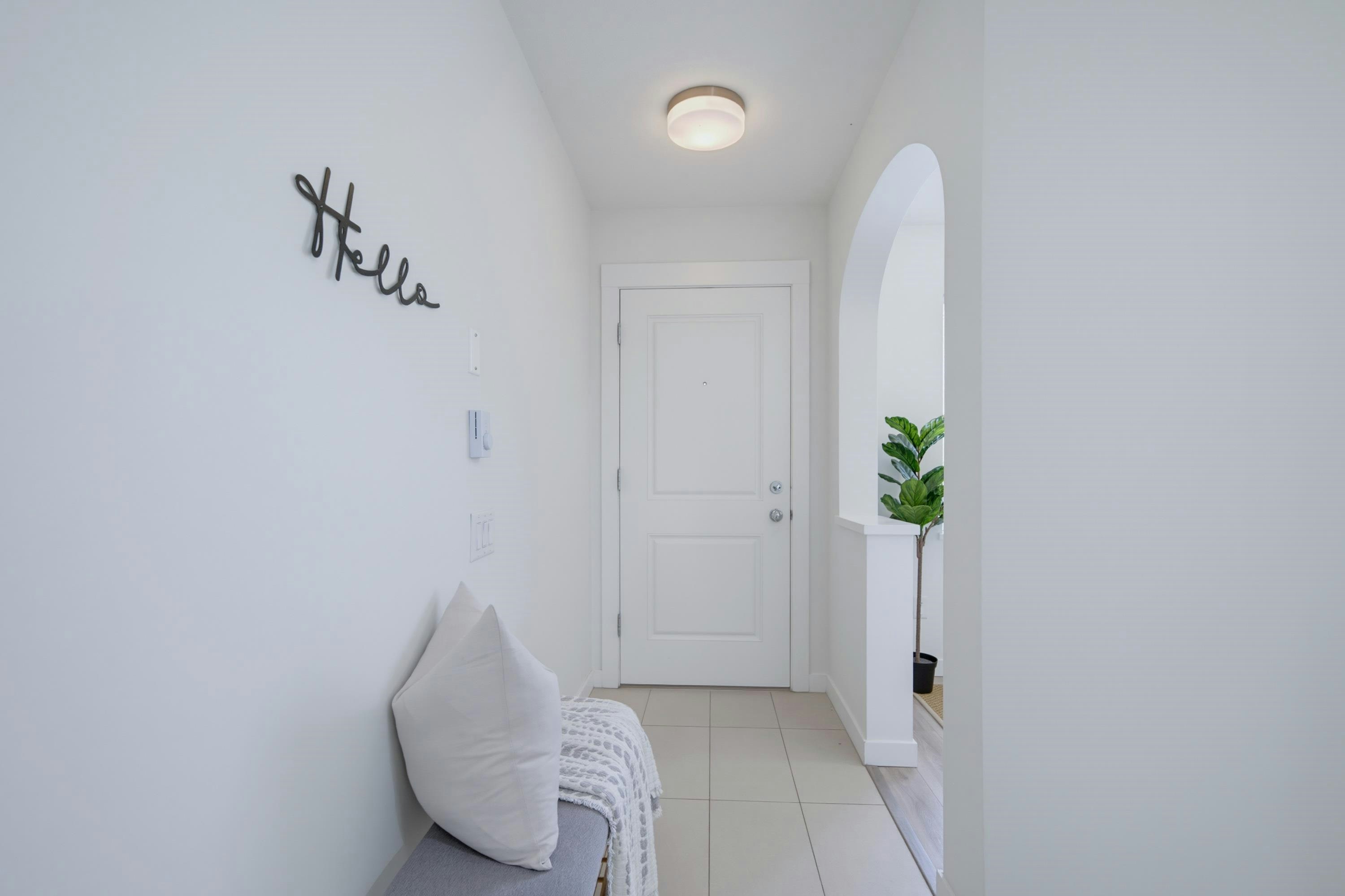 48-8438 207a Street - 4